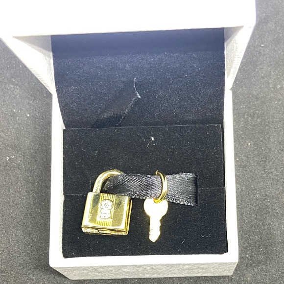 Padlock & Key Dangle Charm - Picture 3 of 6